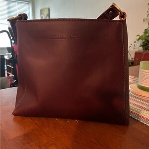 Portland Leather Triangle shoulder bag 😍